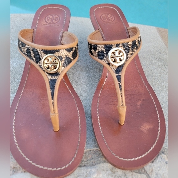 Tory Burch Shoes - Tory Burch Cameron Thong Flat Sandal Leopard Print Size 10.5M